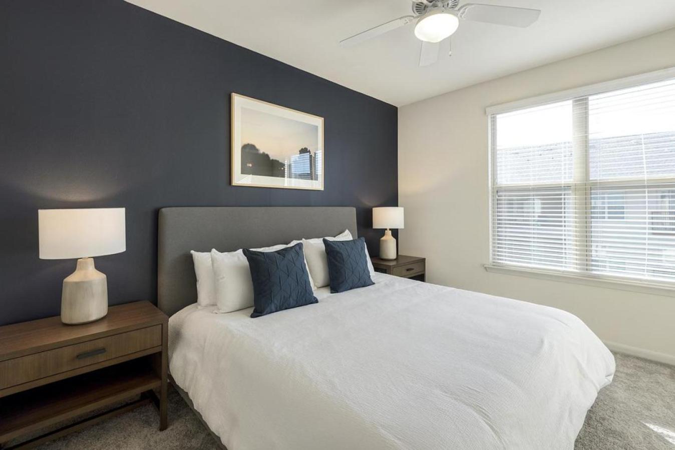Landing At 99 Front - 2 Bedrooms In Downtown *